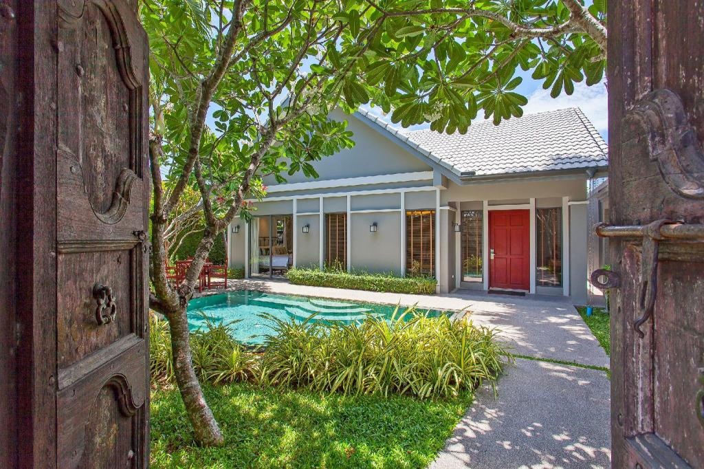 Pattaya Retreat Pool Villas 12 Bedroom Sleeps 24propertyviewsEntrance3