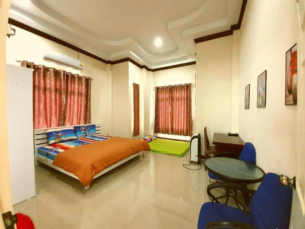 Relaxhouse SattahipfacilitiesBedroom6