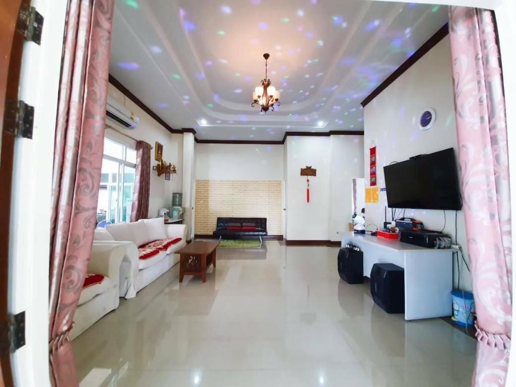 Relaxhouse Sattahiproomsrooms Image 11