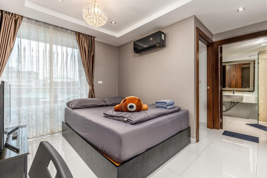 Serenity Wongamat Pattaya By MintfacilitiesBedroom10
