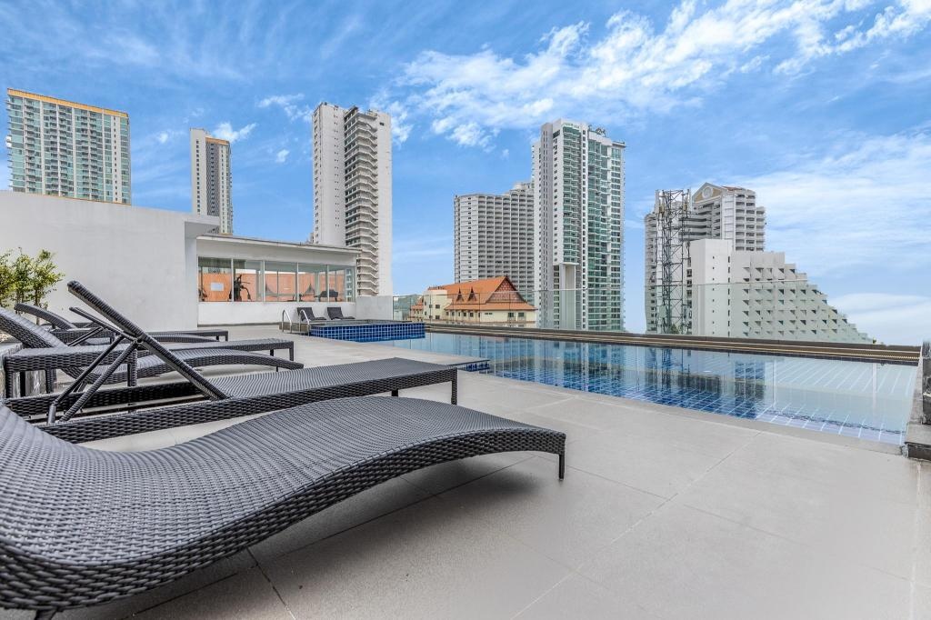 Serenity Wongamat Pattaya By MintfacilitiesSwimming Pool Outdoor15