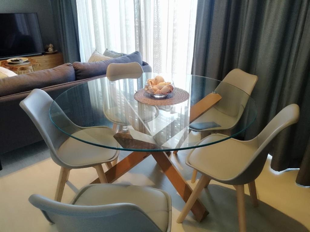 Fantastic 2BR Seaview Luxury Veranda ResidencepropertyviewsInterior View5