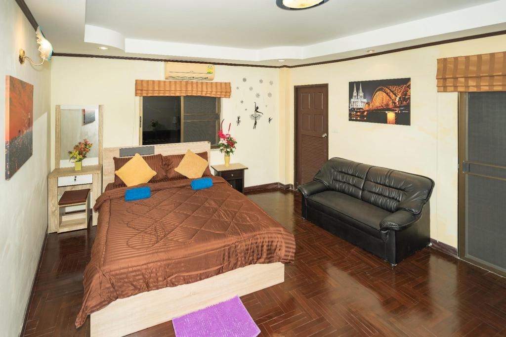 Moon Jacuzzi Villa WSea View Near Cozy BeachfacilitiesBedroom1