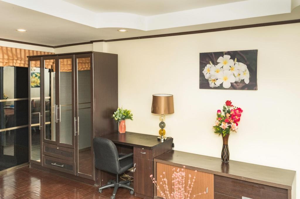 Moon Jacuzzi Villa WSea View Near Cozy BeachpropertyviewsInterior View3
