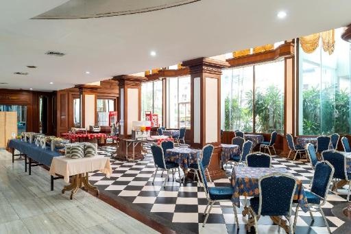 Welcome Plaza HoteldiningFood And Beverages1