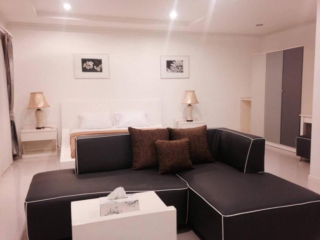 Sansuk Gay Sauna And GuesthouseroomsSuperior5