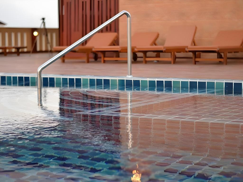 D Xpress ApartmentfacilitiesSwimming Pool Outdoor7