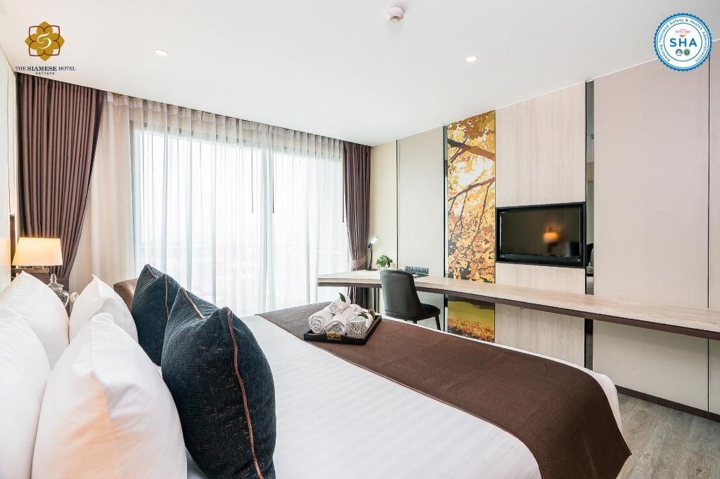 The Siamese Hotel Pattaya By PCLroomsSuperior Double With Balcony Bed13
