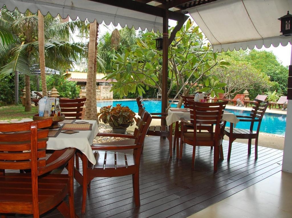 Sirikarn Residence And Luxury ApartmentsdiningRestaurant1