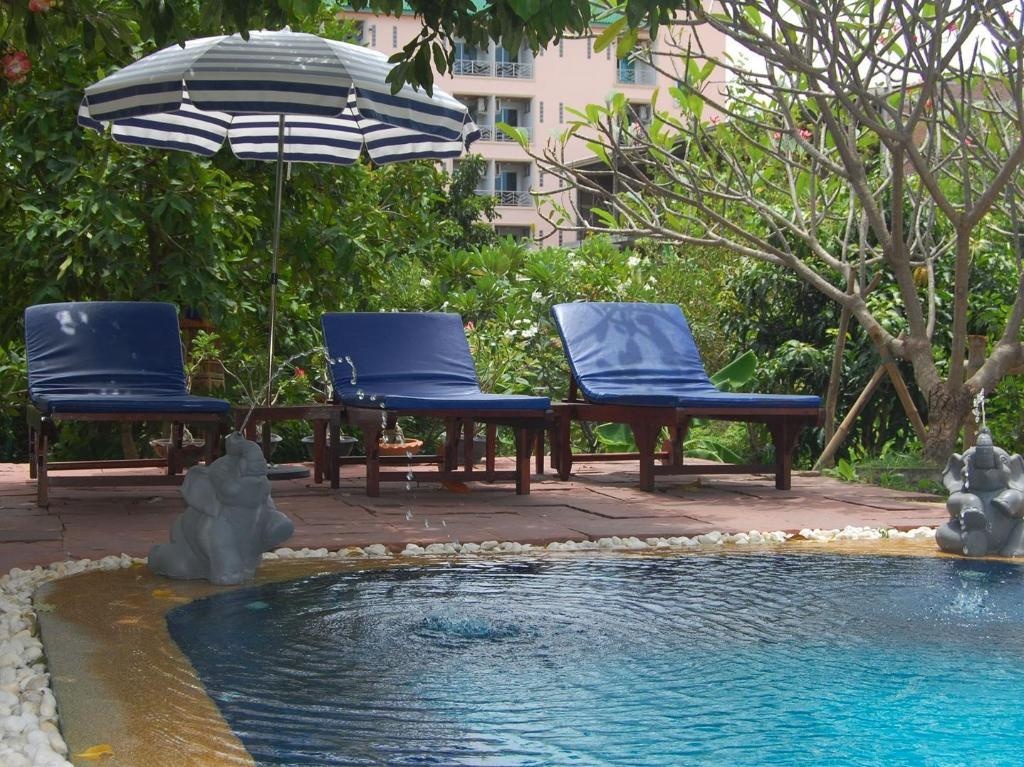 Sirikarn Residence And Luxury ApartmentsfacilitiesSwimming Pool5