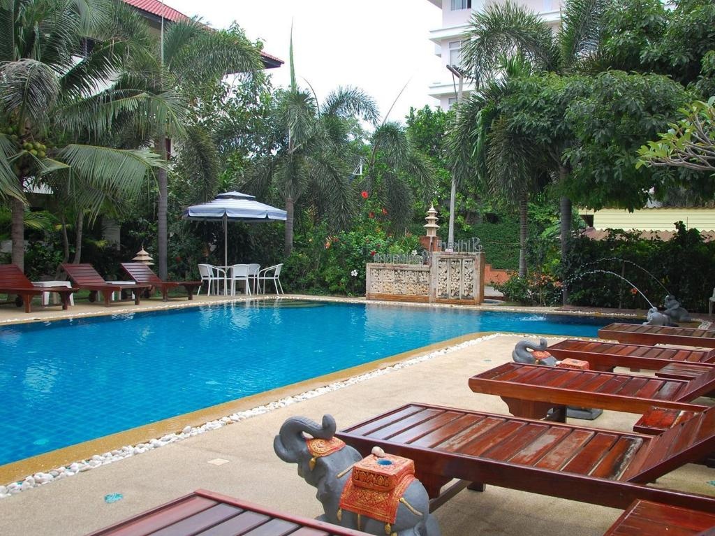 Sirikarn Residence And Luxury ApartmentsfacilitiesSwimming Pool6