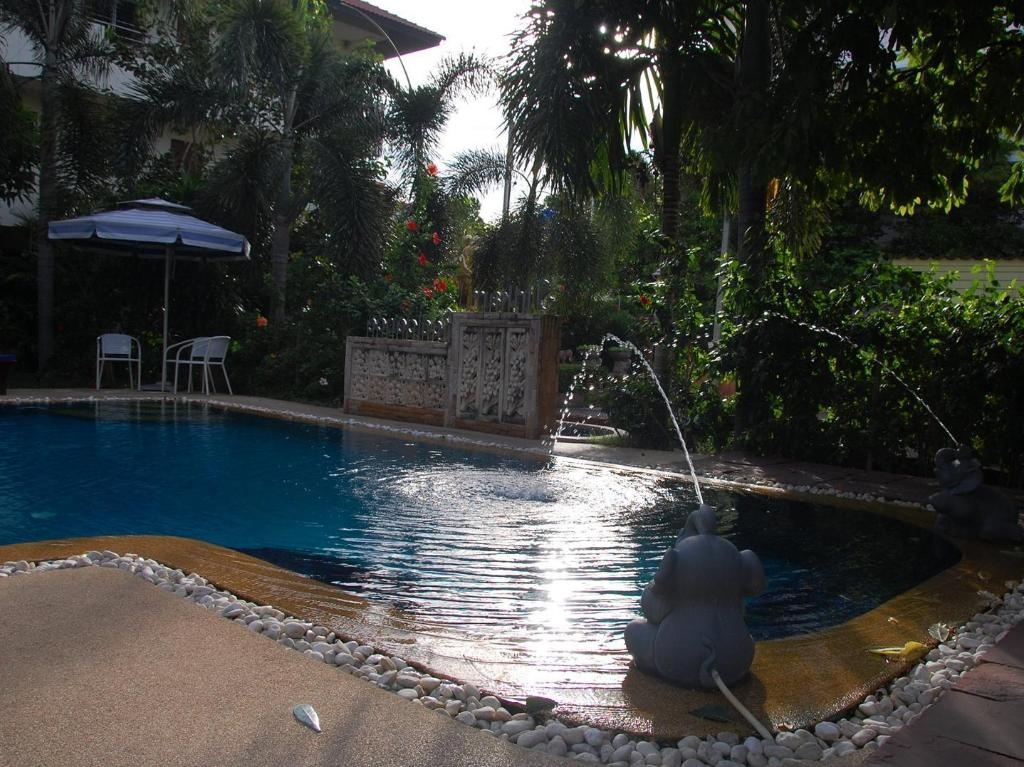 Sirikarn Residence And Luxury ApartmentsfacilitiesSwimming Pool9