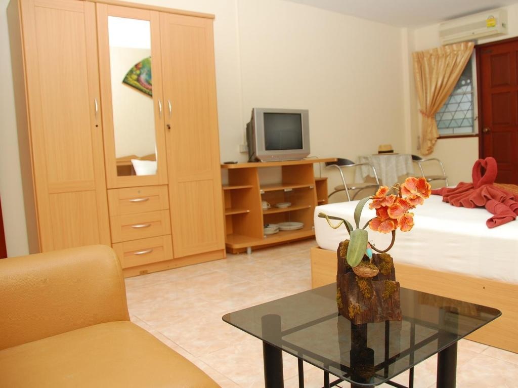 Sirikarn Residence And Luxury ApartmentsroomsStandard Guestroom6