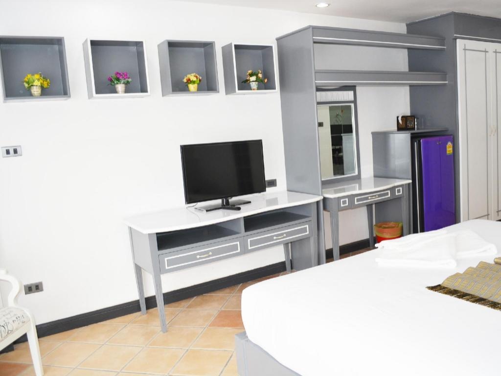 YJ HotelroomsStandard Double Bed1