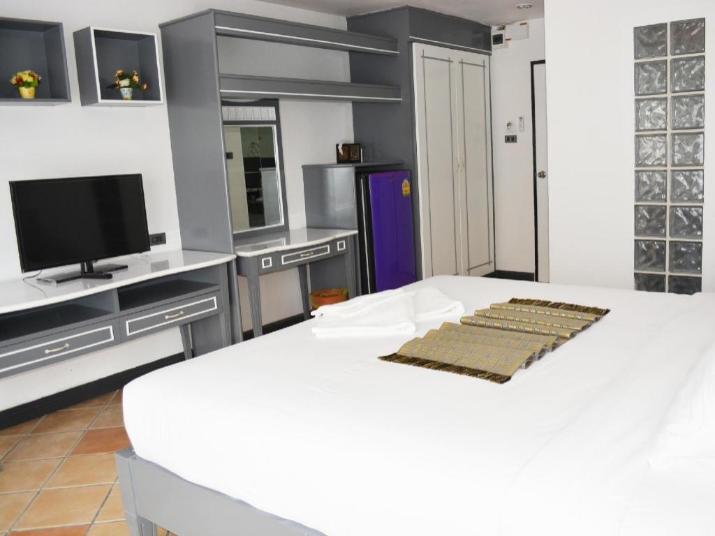 YJ HotelroomsStandard Double Bed2