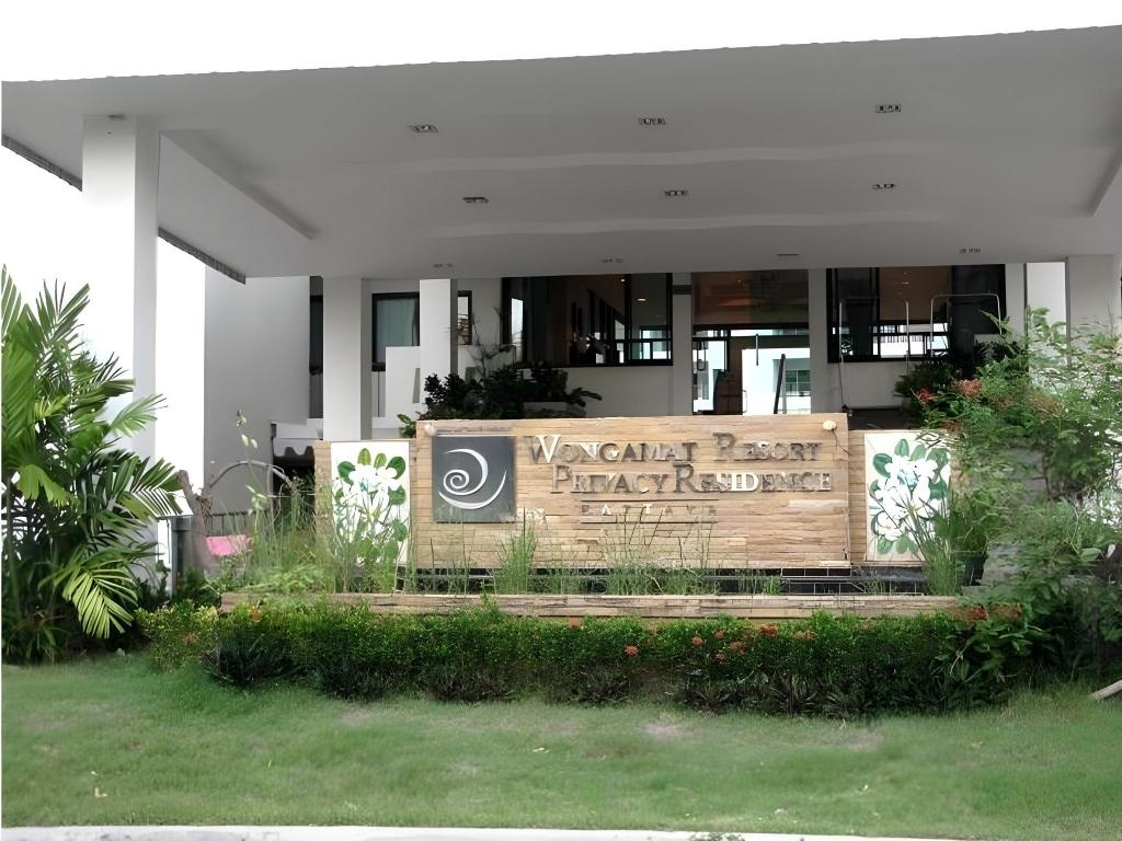 Wongamat Privacy By Good Luck ApartmentspropertyviewsEntrance5