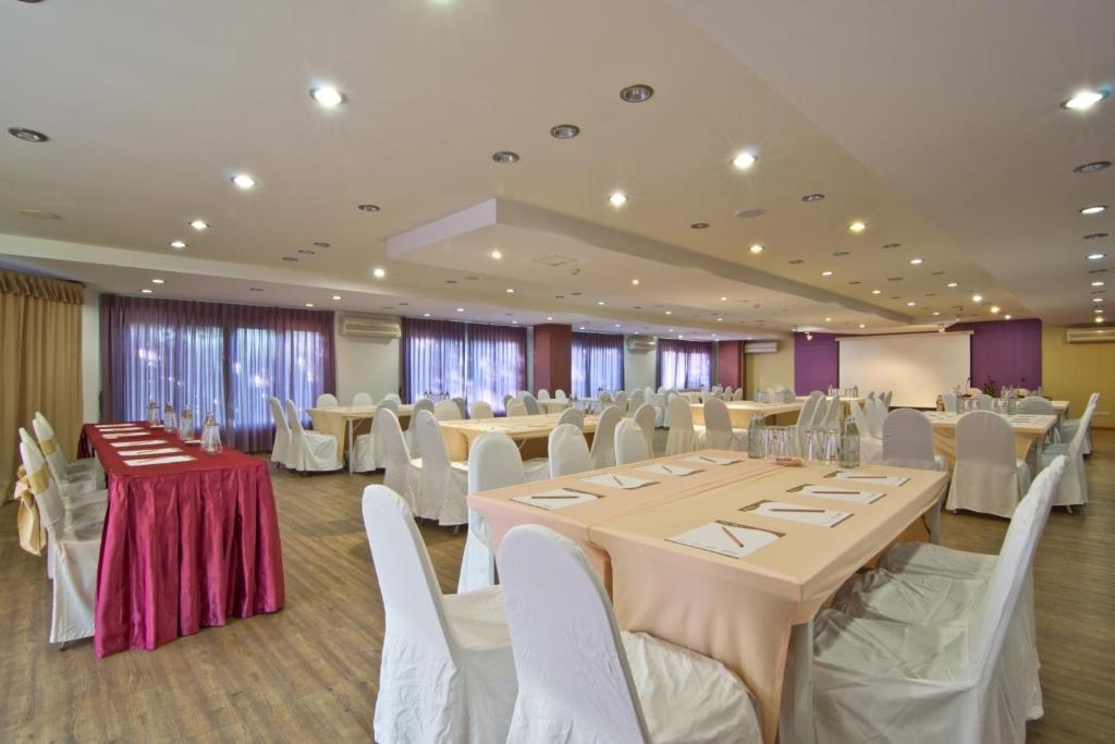 Bella Villa CabanafacilitiesMeeting Room Ballrooms57