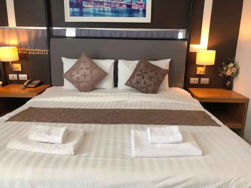 LG Lemon GrassroomsDeluxe Pool Side Guestroom2