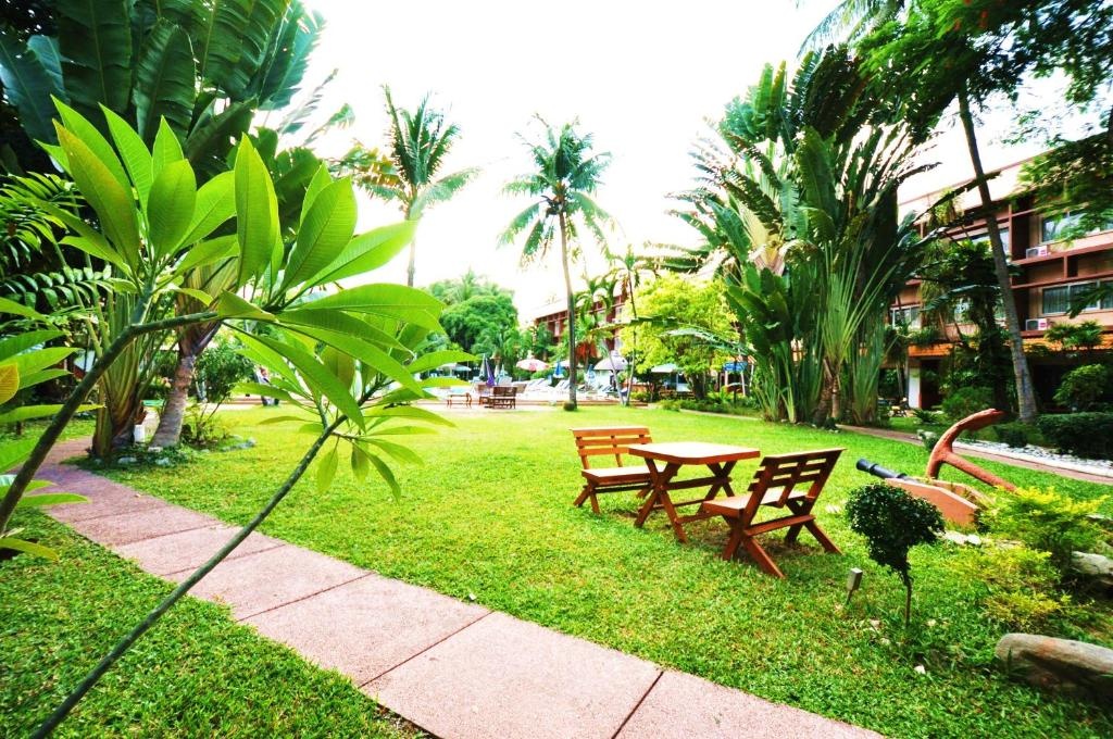 Basaya Beach Hotel ResortfacilitiesGarden20