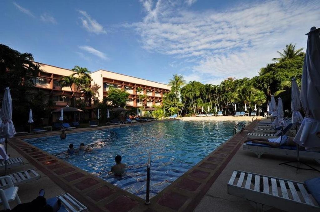 Basaya Beach Hotel ResortpropertyviewsEntrance4