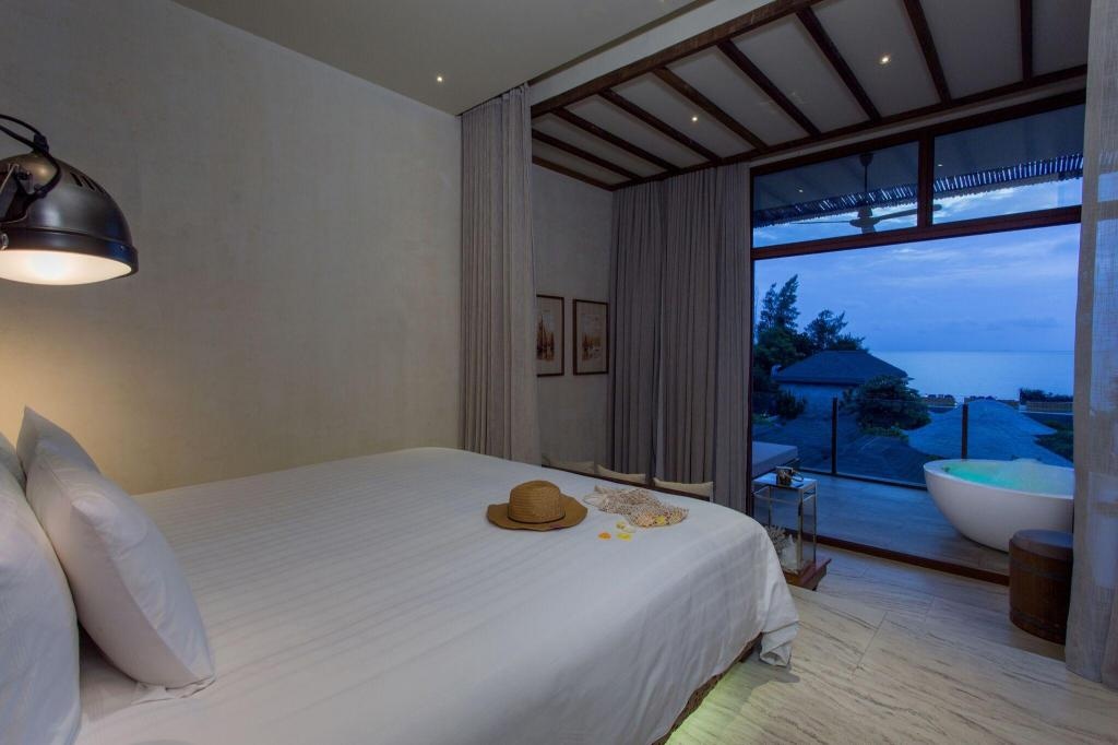 U Pattaya HotelroomsDeluxe Sea View Guestroom11