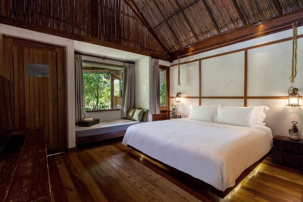 U Pattaya HotelroomsGarden Villa Bedroom9