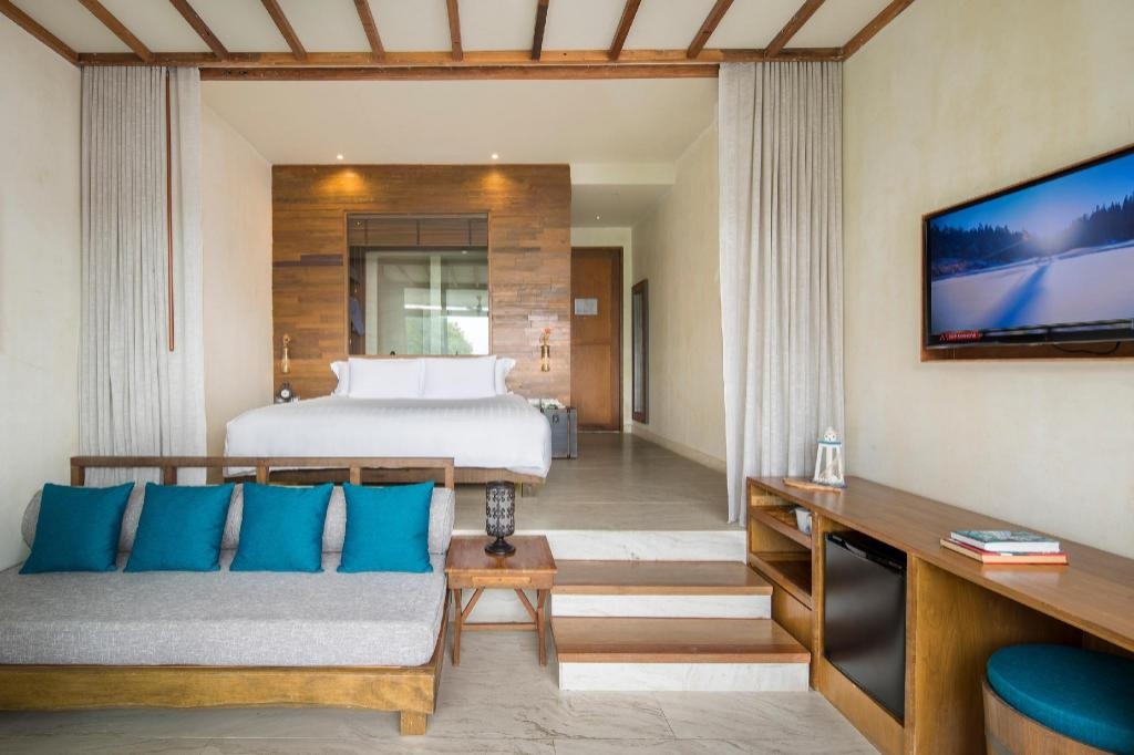 U Pattaya HotelroomsSuperior Sea View Bedroom14