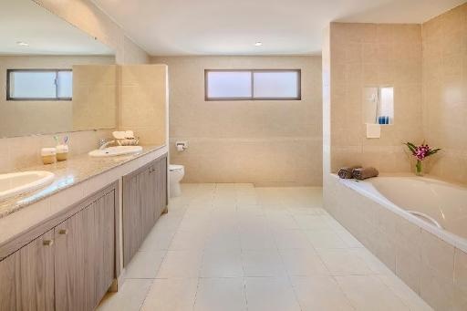Pattaya Hill Minutes From The Beach CityfacilitiesBathroom32
