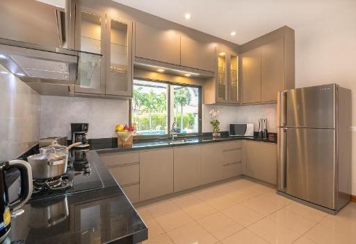 Pattaya Hill Minutes From The Beach CityfacilitiesKitchen27