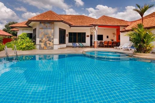 Pattaya Hill Minutes From The Beach Cityfacilitiesfacilities Image 1515