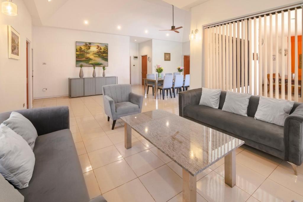 Pattaya Hill Minutes From The Beach Cityfacilitiesfacilities Image 33