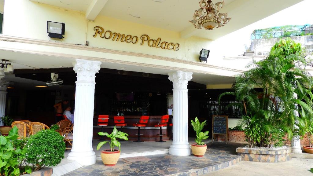 Romeo Palace HotelpropertyviewsEntrance10