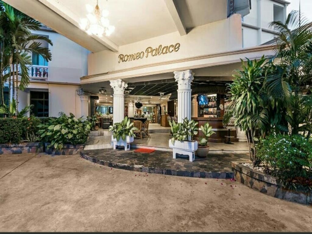 Romeo Palace HotelpropertyviewsEntrance2
