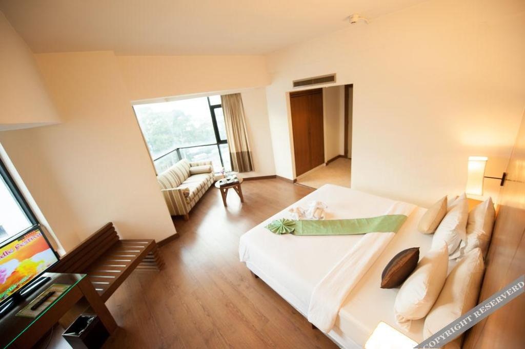 The Seasons Pattaya Hotelroomsrooms Image 2121