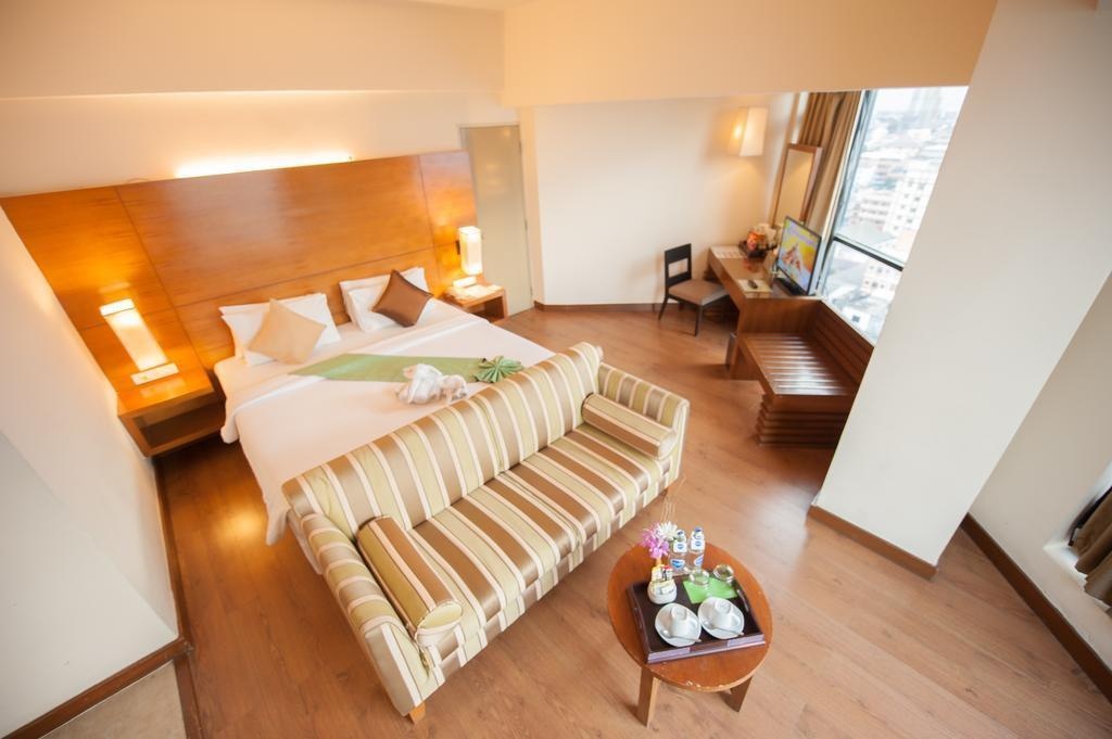 The Seasons Pattaya Hotelroomsrooms Image 2424