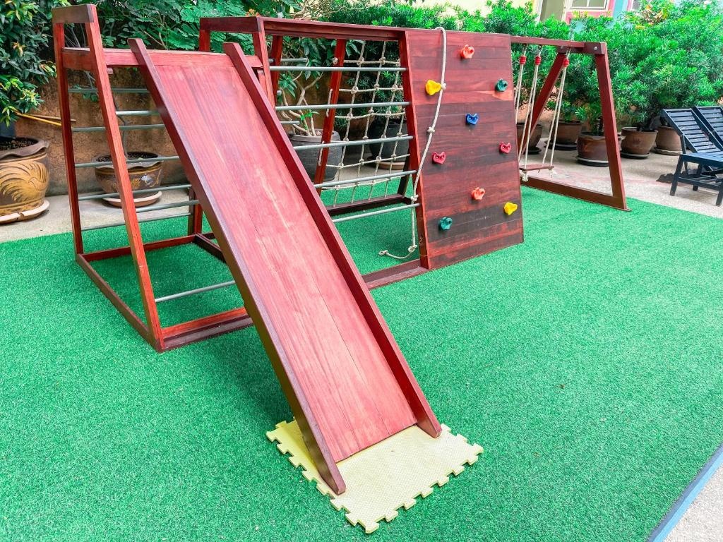 Mike Garden Resort HotelfacilitiesKids Club21