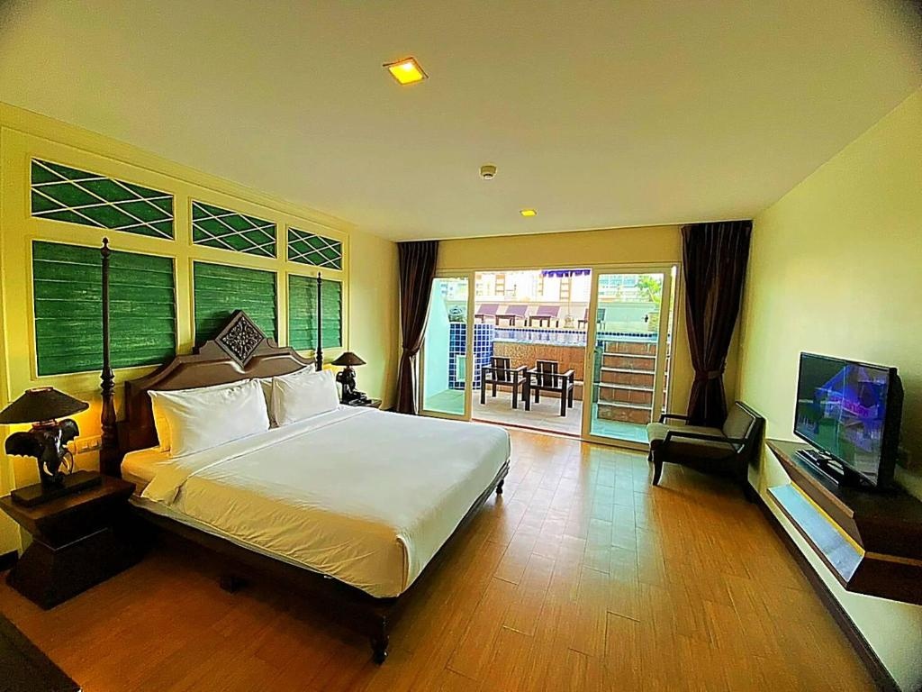 Royal Heritage Pavilion Jomtien HotelroomsSuperior Pool Access Guestroom15
