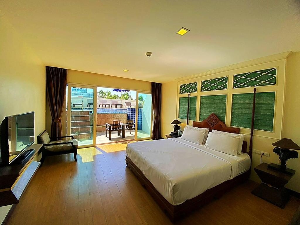 Royal Heritage Pavilion Jomtien HotelroomsSuperior Pool Access Guestroom9
