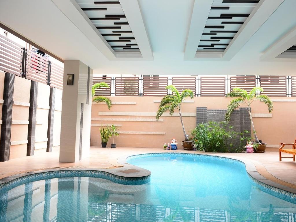 Tycoon SuitefacilitiesSwimming Pool1
