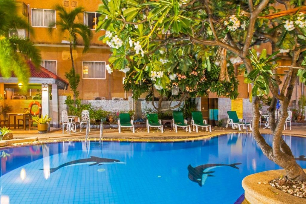 S Lodge PattayafacilitiesSwimming Pool21