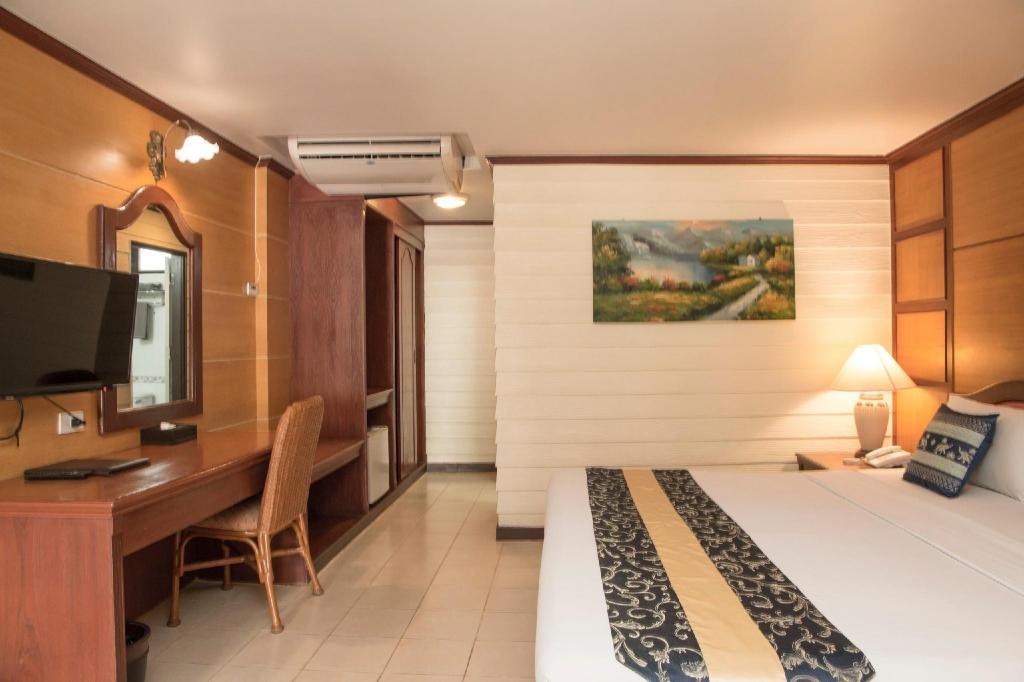 S Lodge PattayaroomsDeluxe Pool View Room Room Plan8