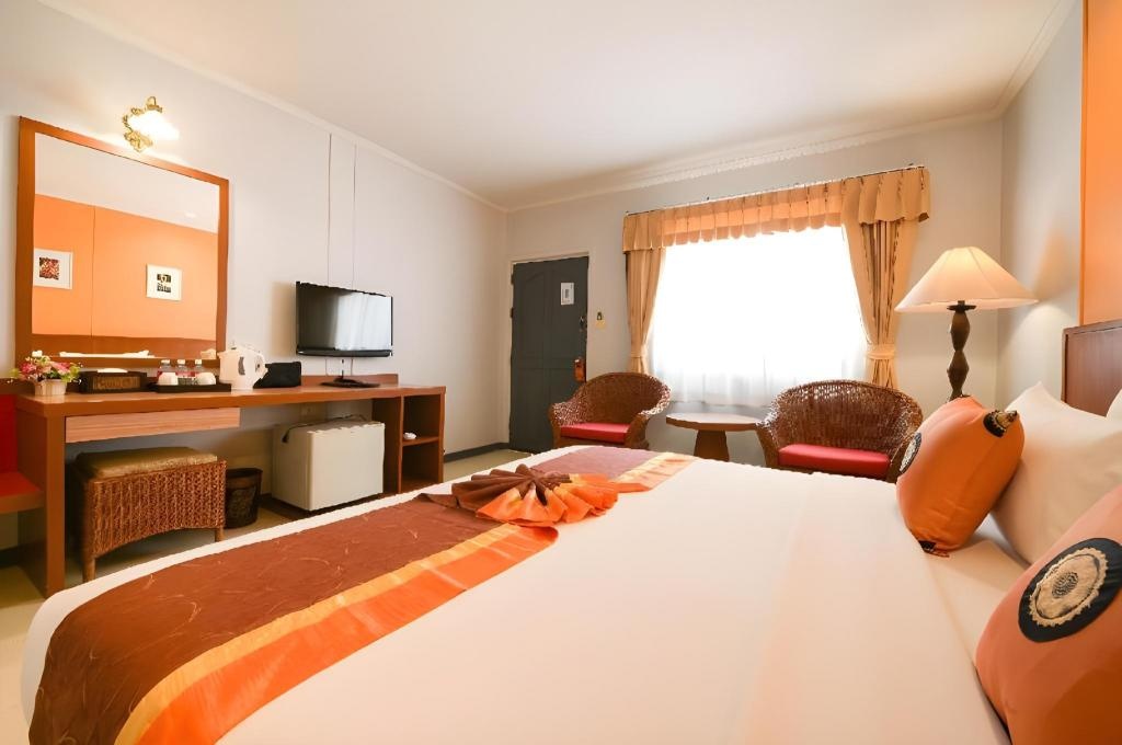 S Lodge Pattayaroomsrooms Image 11