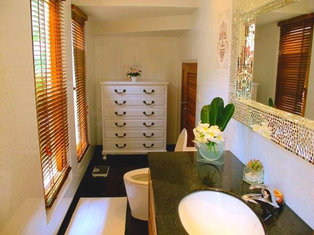 We Pool VillafacilitiesBathroom19