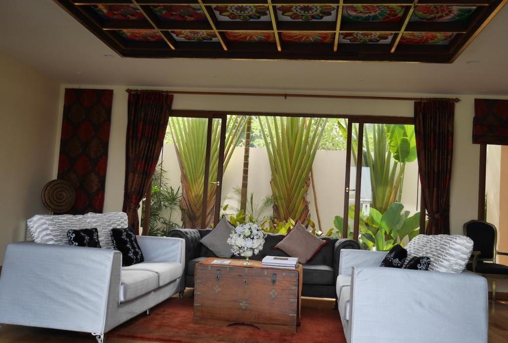 We Pool VillafacilitiesSeparate Living Room2