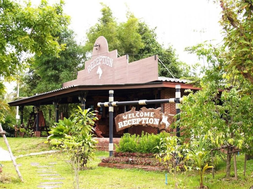 Cowboy Farm Resort Pattayaroomsrooms Image 1111