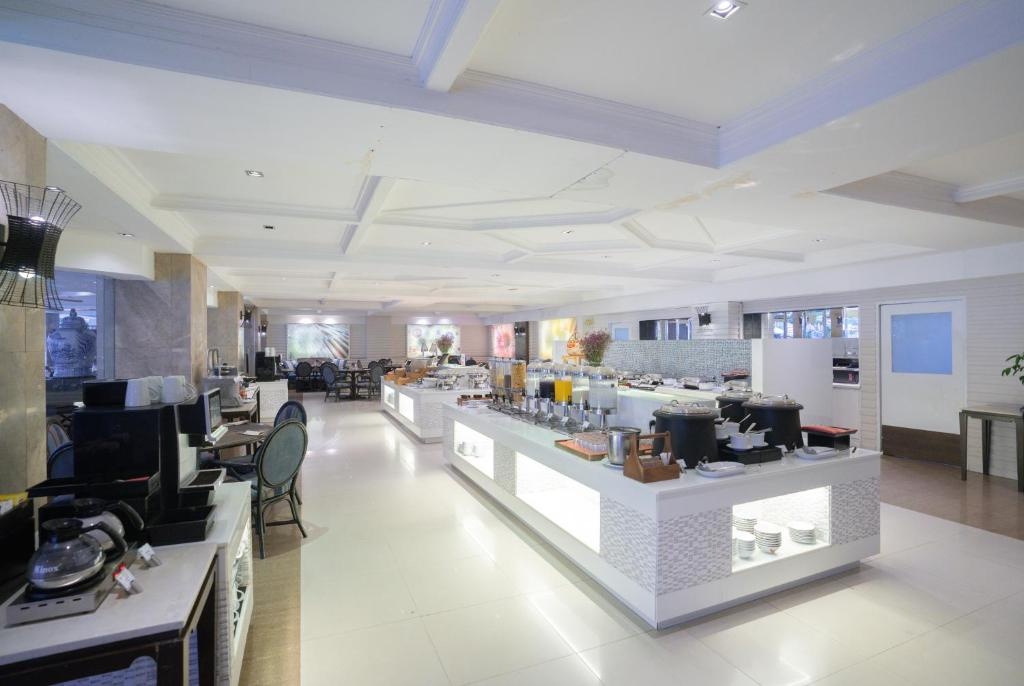 The Bayview Hotel PattayadiningFood And Beverages5