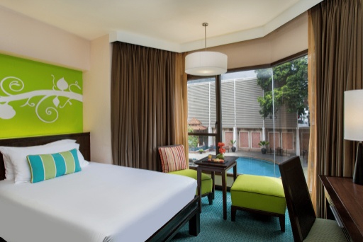 The Bayview Hotel PattayaroomsDeluxe Pool View King Bed View19