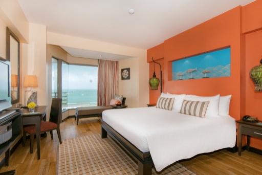 The Bayview Hotel PattayaroomsDeluxe Sea View King Bed Room Plan1
