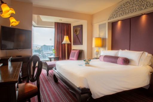 The Bayview Hotel PattayaroomsSiam Suite Bed2