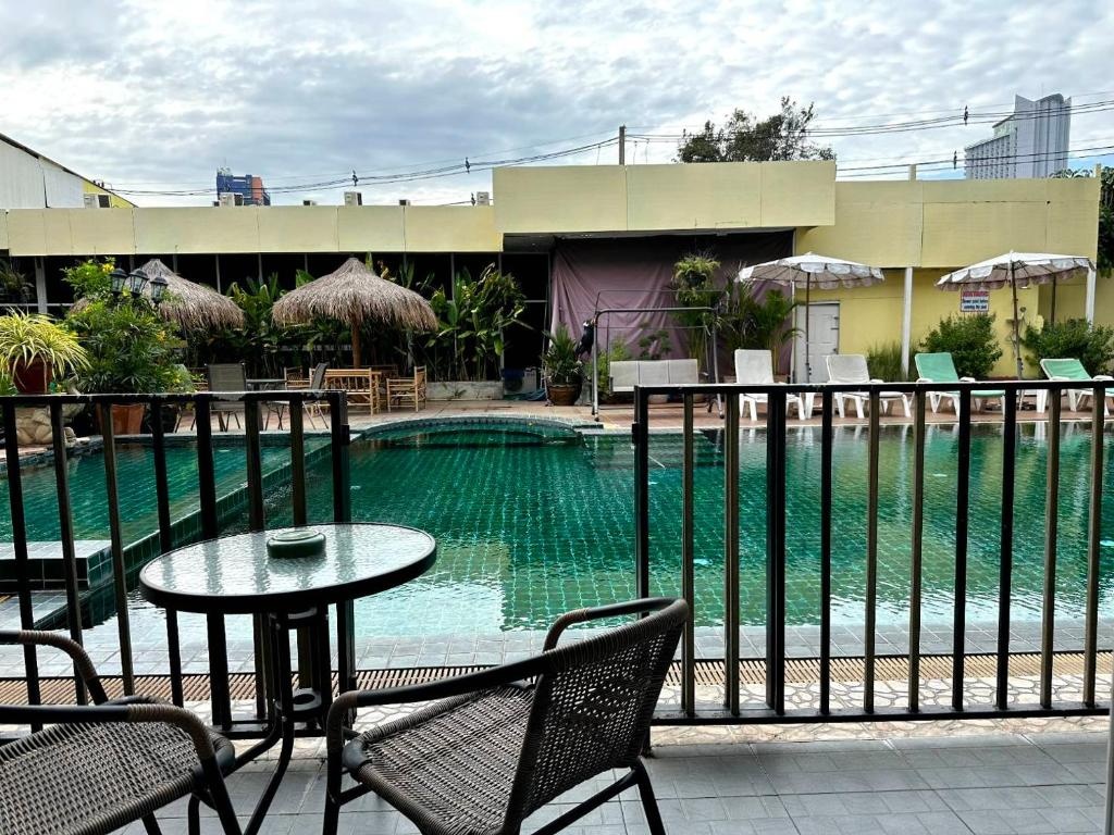Anantra Pattaya Resort By CPGfacilitiesBalconyterrace24